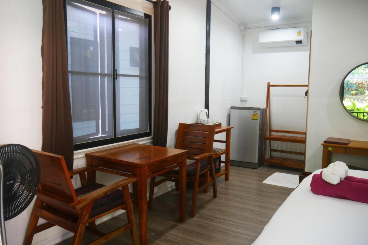 Big Elk Steak House - Homestay ترات المظهر الخارجي الصورة
